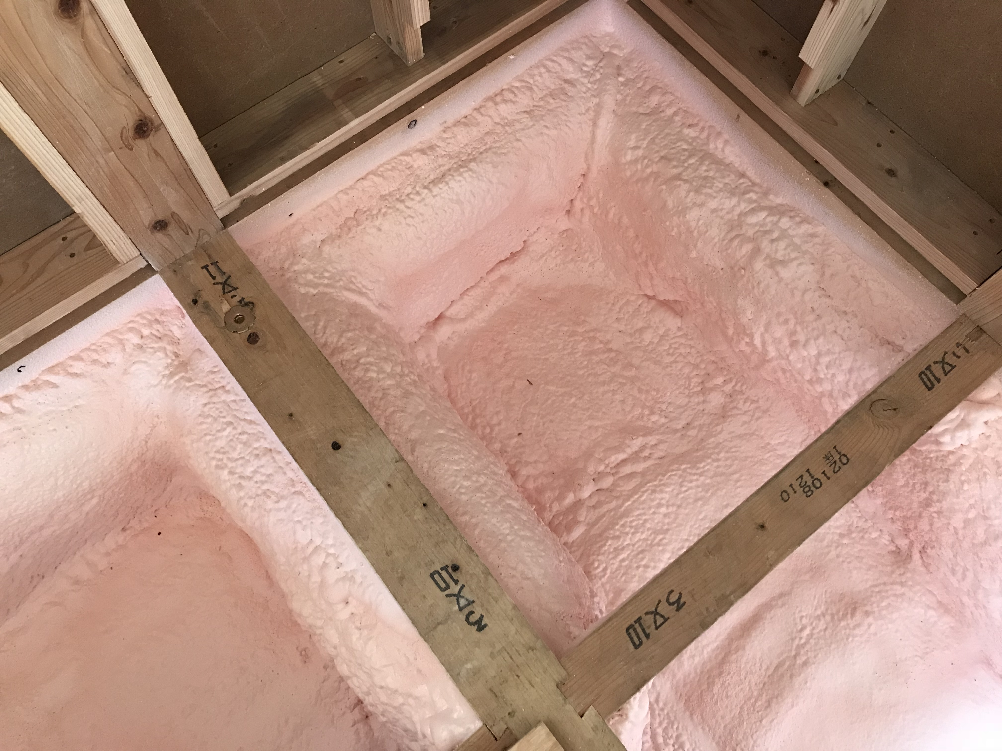 Heat G2 Ua値0 28 平屋のあたたかい家づくり 発砲ウレタン吹き付け 栃木の新築平屋 注文住宅は建道