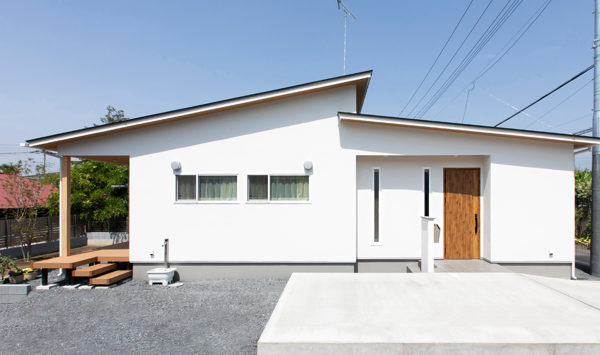 思い出のある祖母宅を建て替え
「傾斜地に建つ28坪の平屋」